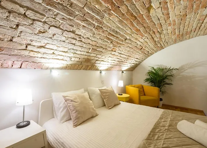 Modern Stylish @ Superb Location Apartament