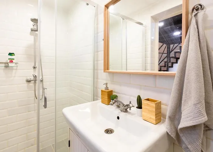 Modern Stylish @ Superb Location