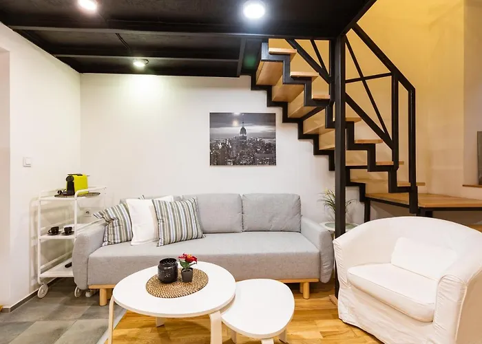 Modern Stylish @ Superb Location