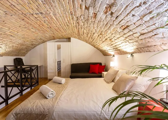Modern Stylish @ Superb Location Apartament
