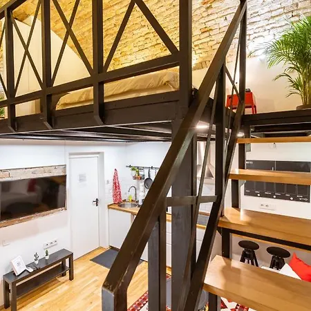Modern Stylish @ Superb Location Apartmán *