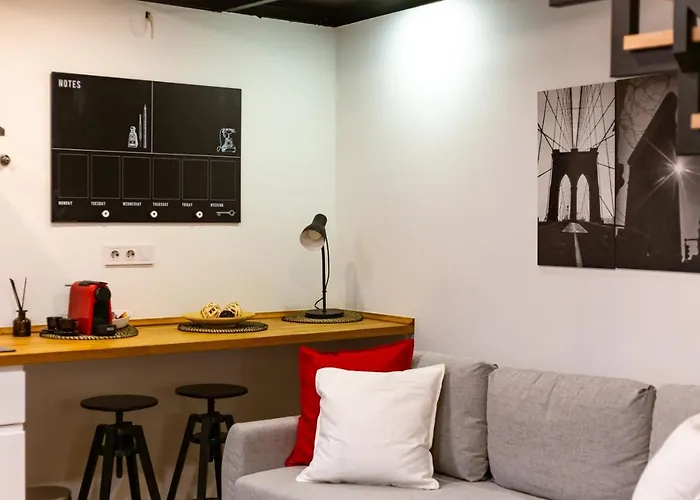 Apartment Modern Stylish @ Superb Location *