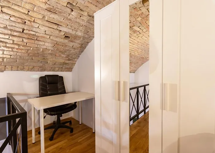 Modern Stylish @ Superb Location