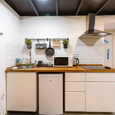 Modern Stylish @ Superb Location Διαμέρισμα *