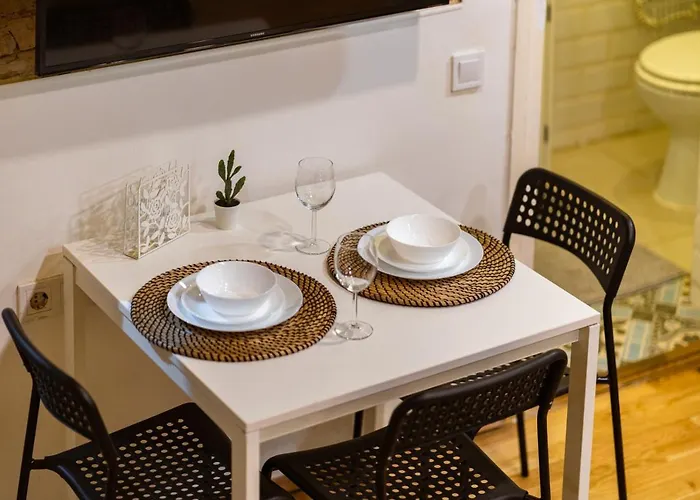 Apartment Modern Stylish @ Superb Location
