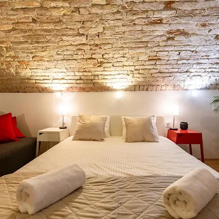 Modern Stylish @ Superb Location *
